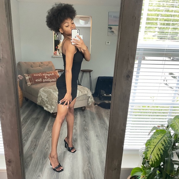 Black MIDI Bodycon Dress - Picture 6 of 12